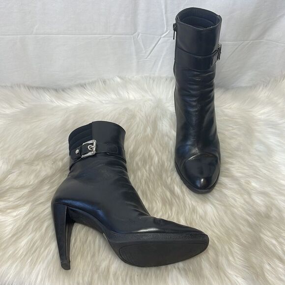 Stuart Weitzman Buckeroo Black Leather Buckle Trim High Heeled Boots Sz 9.5 - Picture 2 of 8